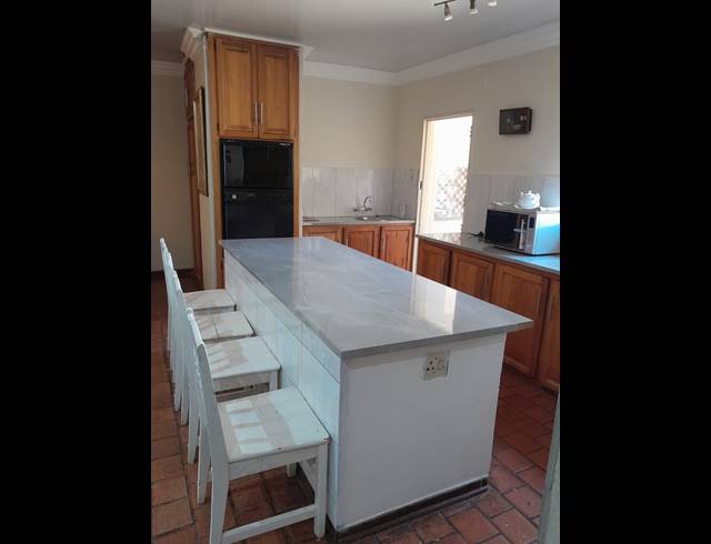5 BEDROOM HOUSE FOR SALE IN THE ORCHARDS